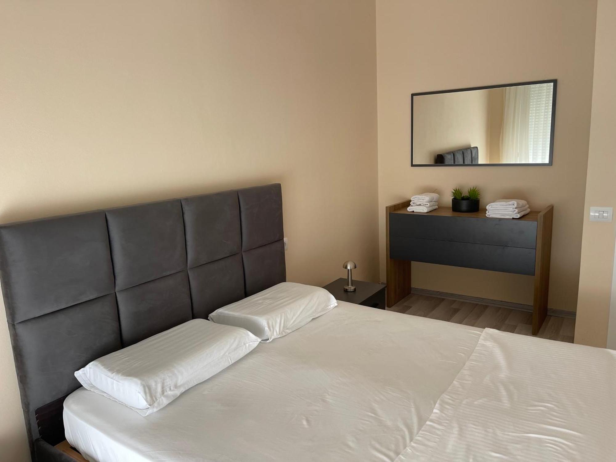 New Bazar - 2 Rooms Apartment Tirana Exteriör bild